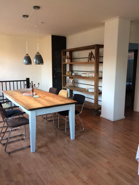 Door de poort Appartement Tilburg Buitenkant foto