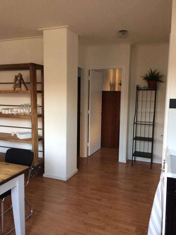 Door de poort Appartement Tilburg Buitenkant foto