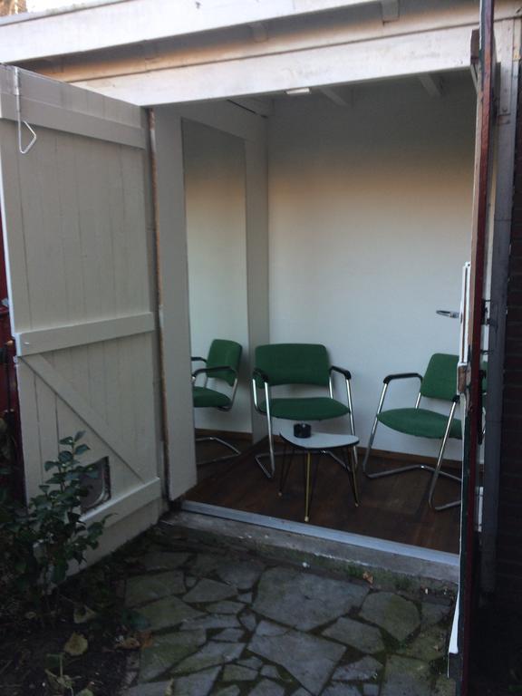 Door de poort Appartement Tilburg Buitenkant foto